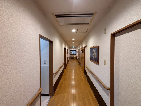 明るい廊下  