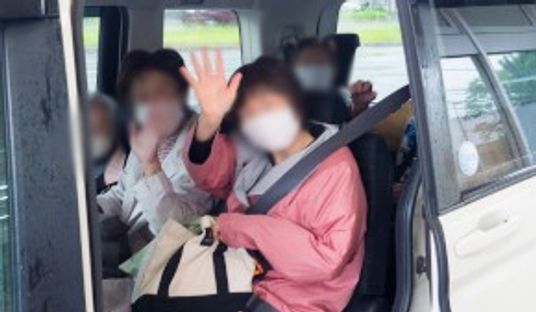スタッフイメージ車内