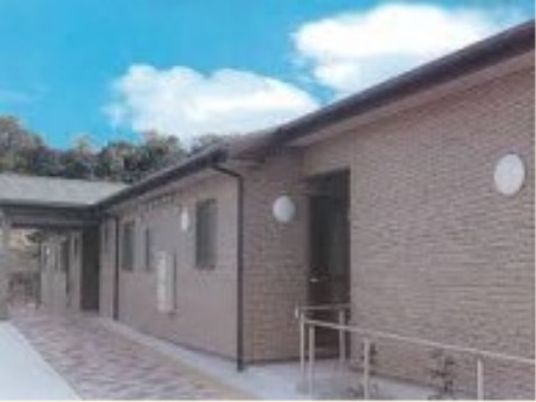 明るい外観の建物