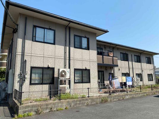 日差しの良い居室外観