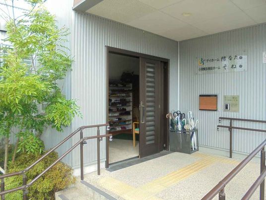 施設の出入口  