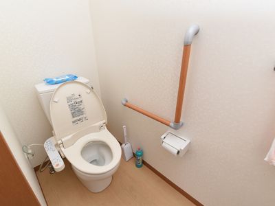 手すり付きトイレ