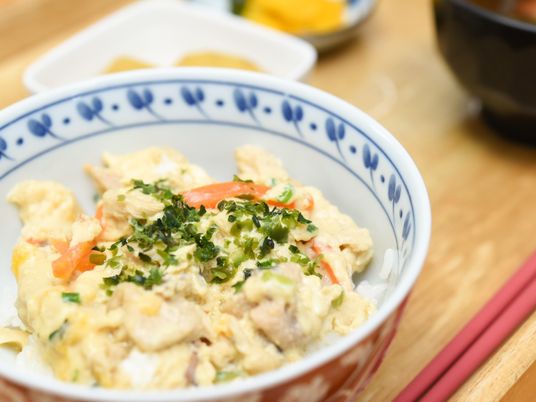 彩り豊かな食事の一例