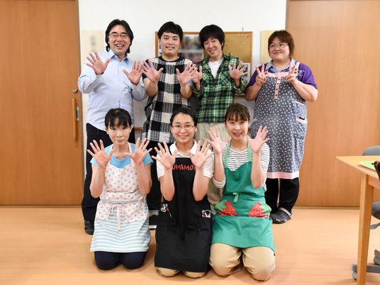 笑顔のスタッフイメージ