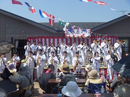 中庭の演奏イベント