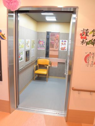エレベーターの入口
