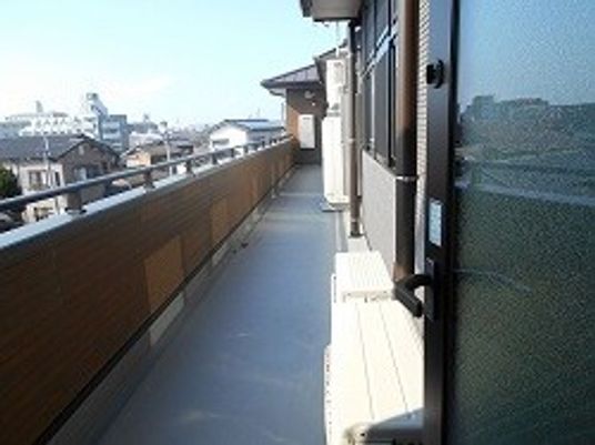 晴れた日差しのベランダ