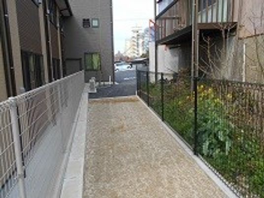奥行きのある外観