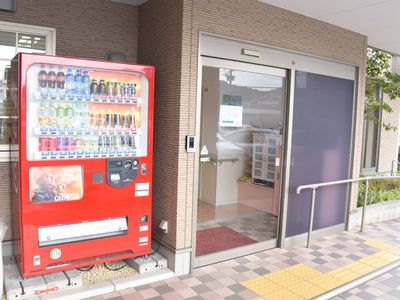 入口付近の自動販売機
