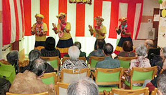 楽しい催しが行われる部屋