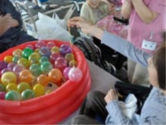 カラーボールのレクリエーション