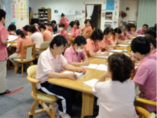 多数の人が集う活動の様子