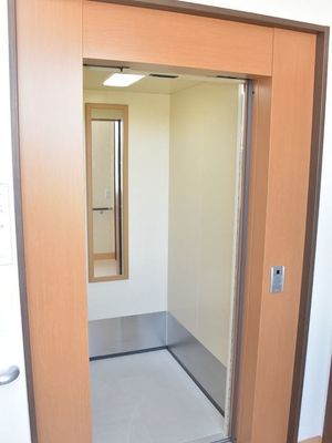 バリアフリーエレベーター