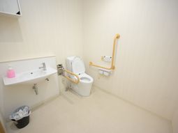 バリアフリートイレの内観