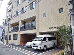 都市型施設の外観