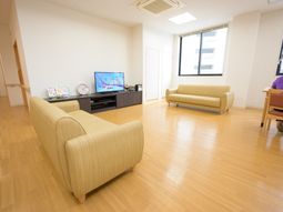 明るいリビングの様子