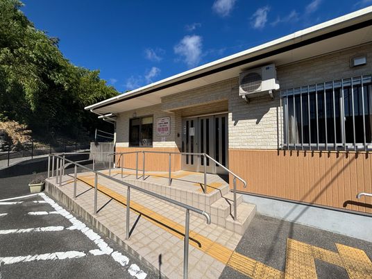 バリアフリー設計のエントランス