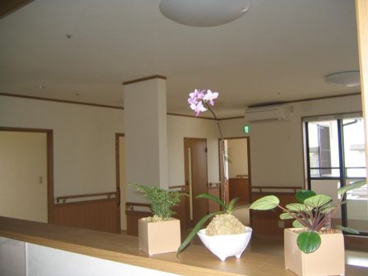 清潔感のある居室の一角