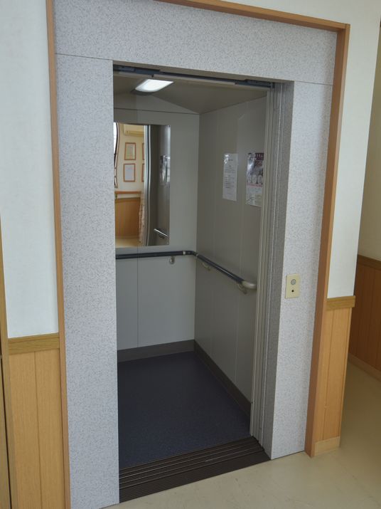 清潔感のあるエレベーター