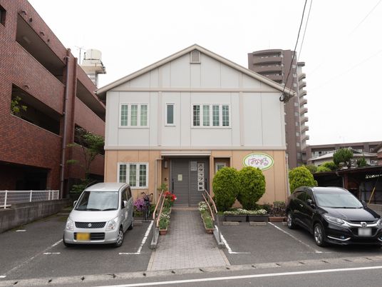 清潔感のある建物入口