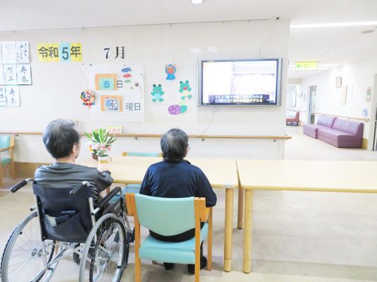 テレビのある共有スペース
