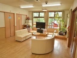 明るいリビング空間