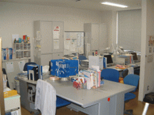設備の整った室内
