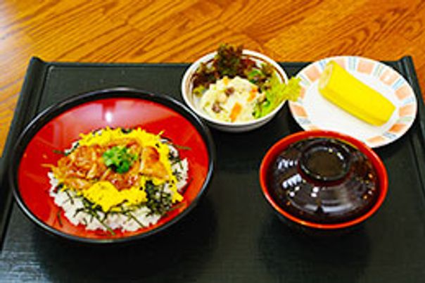 色とりどりの料理