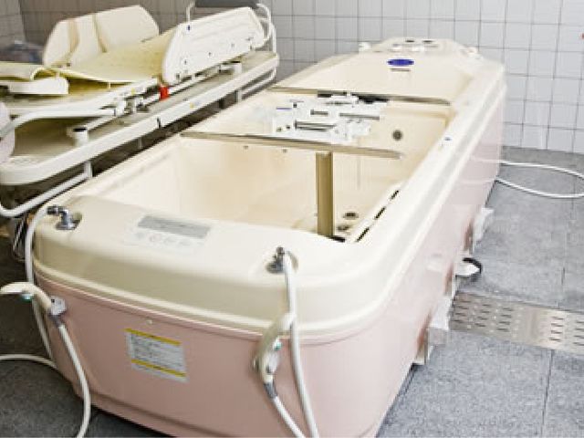 清潔で整った浴室 浴室 清潔で使いやすい浴室です。設備の整った空間で、快適な入浴をサポートします。