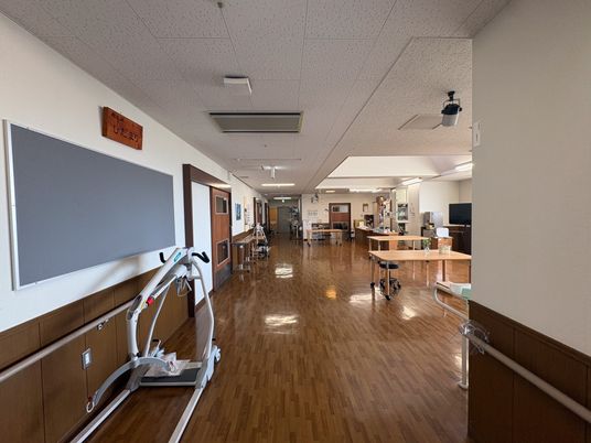 広い廊下の共有空間  