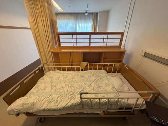 窓際の居室  