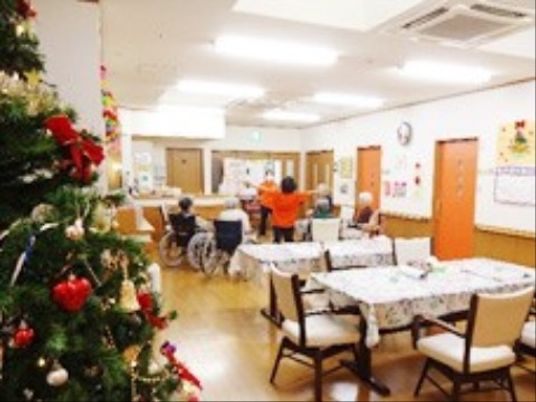 クリスマス飾りのダイニング