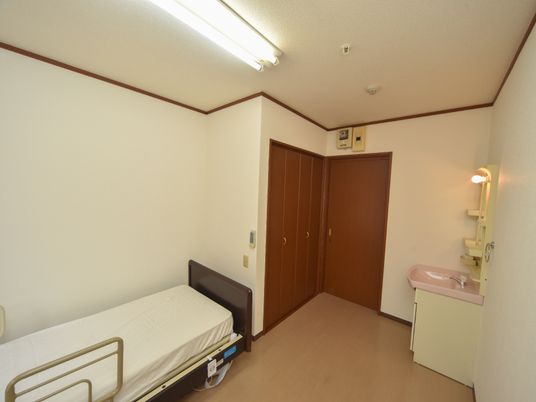 清潔な居室のインテリア