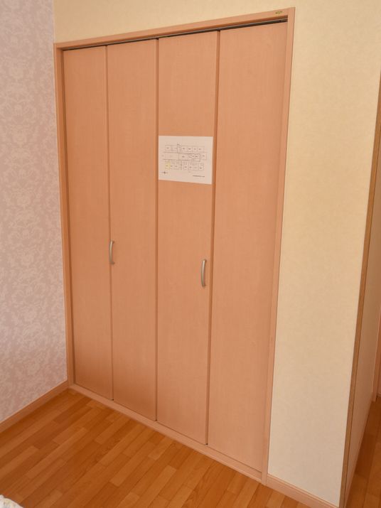 収納豊富な居室クローゼット