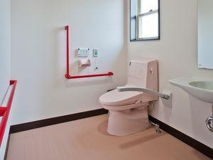 手すり付きトイレ
