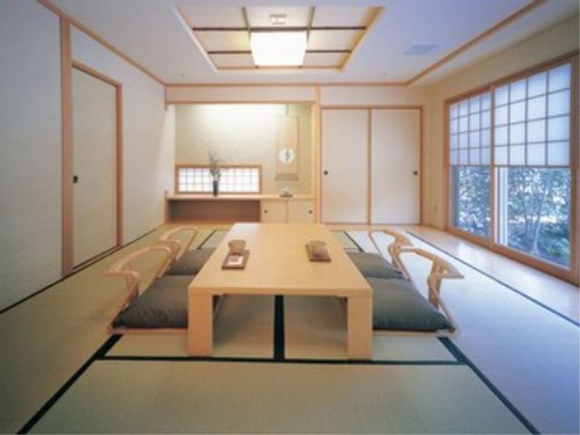 落ち着いた雰囲気の和室 和室「草庵」 ゆったりとした造りの和室です。穏やかな時間を過ごすことができる空間になっております。