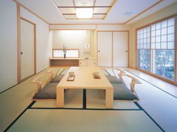 明るい和室の居室