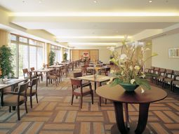 明るいダイニングスペース