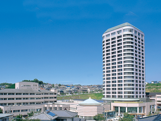 高層の建物外観  