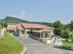 自然環境に囲まれた外観