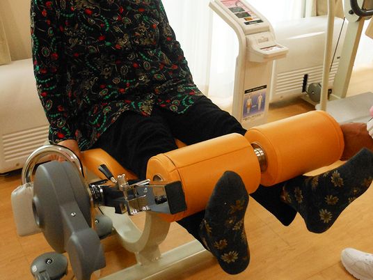 運動機器を使用する様子
