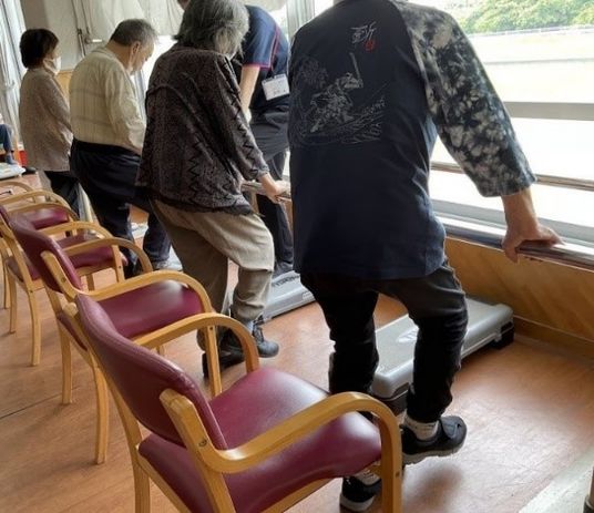 ステップ台での運動