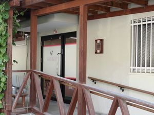 木造の廊下入口  