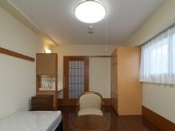 シンプルな清潔な居室