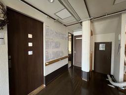 廊下の明るい空間