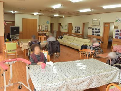 広々とした共有リビング