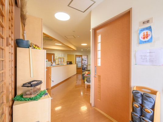 温もり感じるエントランス