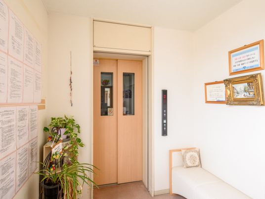 広々とした廊下の一角