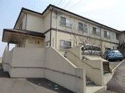 明るい外観の建物