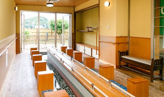 自然光が入る浴室